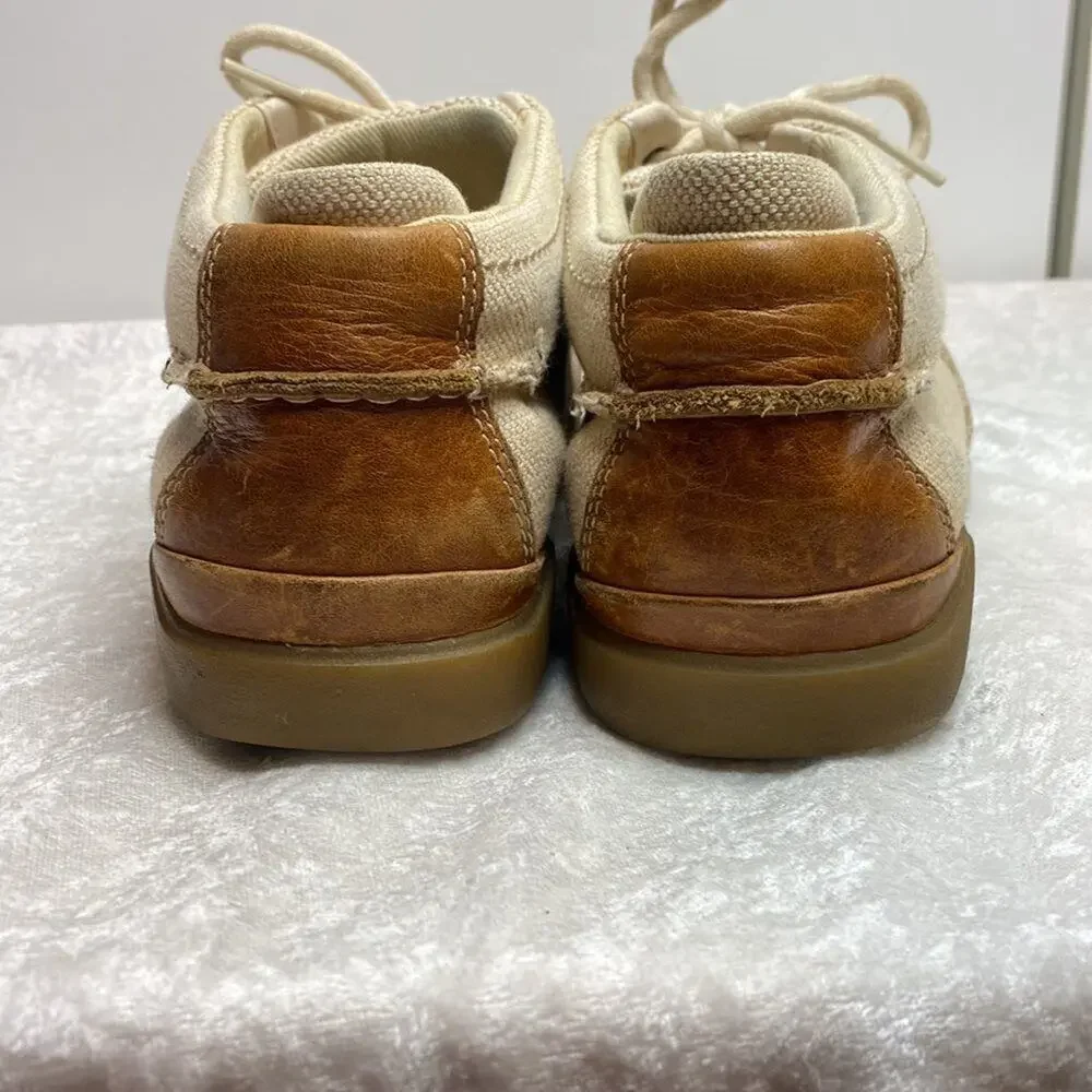 Timberland beige lace up canvas shoe size 8.5